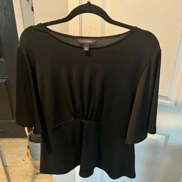 ~Banana Republic~ Top - Large - Picture 1 of 4